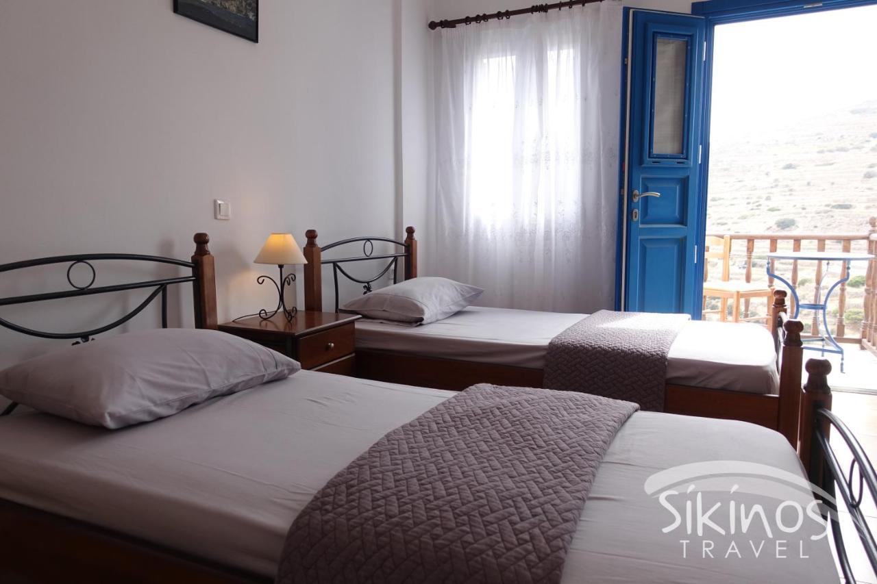 Comfy Room With Adorable View Sikinos Luaran gambar