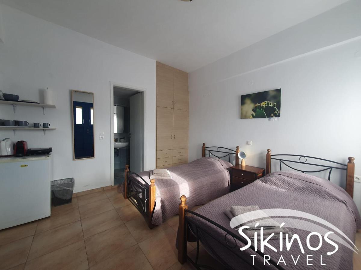 Comfy Room With Adorable View Sikinos Luaran gambar